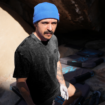 LINK Tee - Washed Black – ZIGZAG Climbing